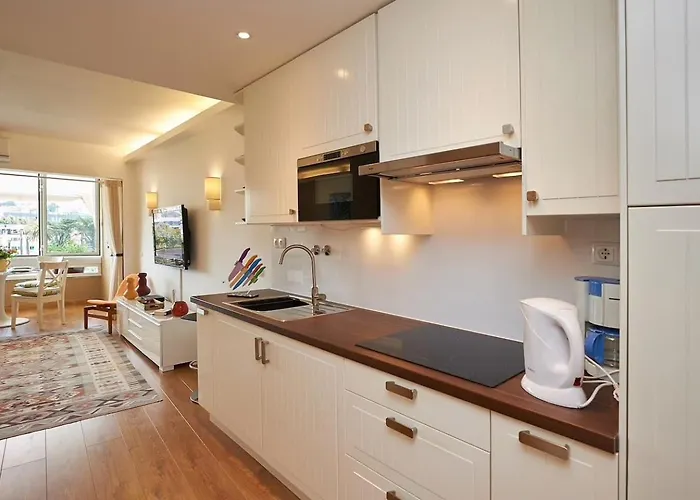 Daire Sea View 2 Mins Walk To And Casino Estoril